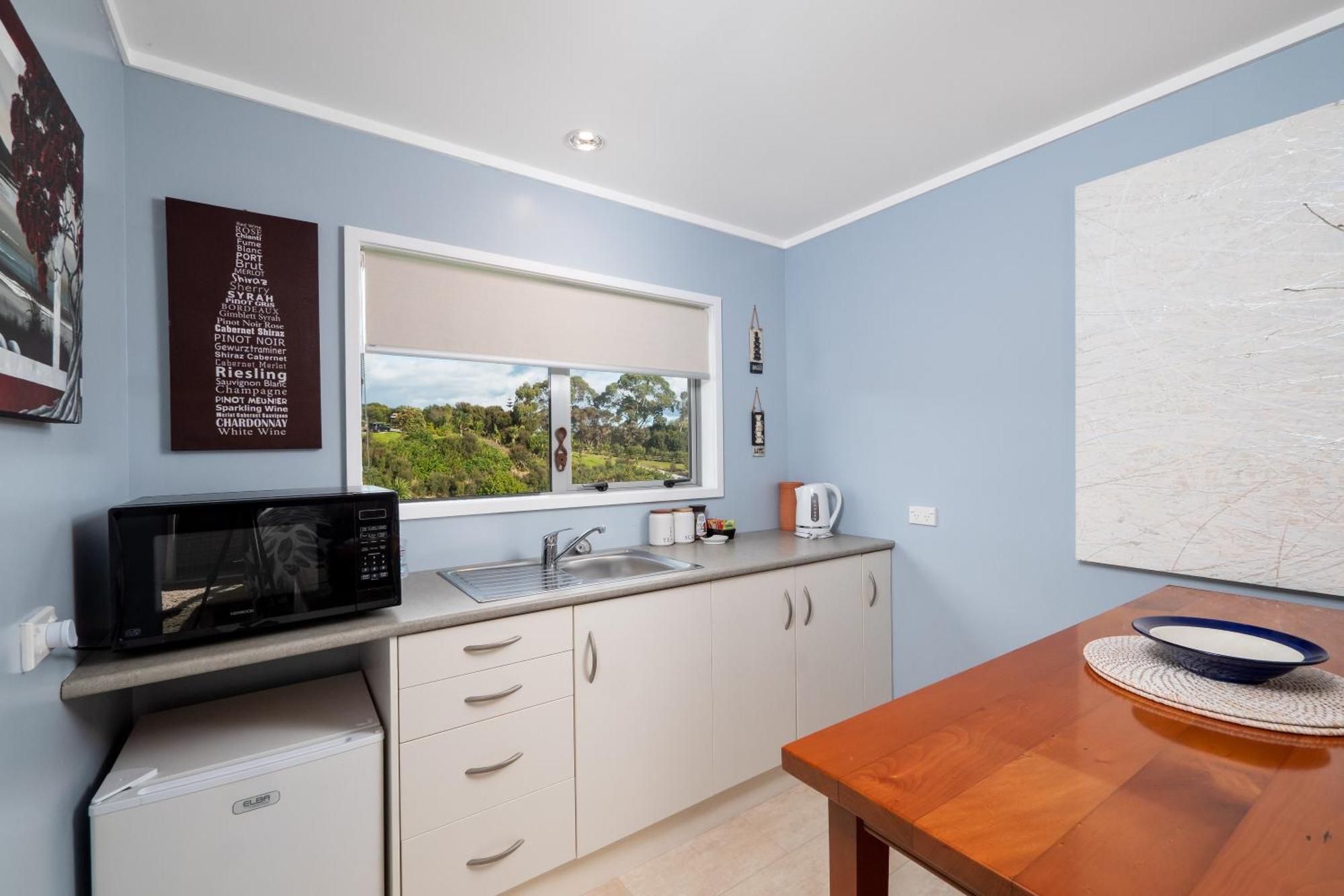 Pukeko Nest Bed & Breakfast Russell Exterior photo